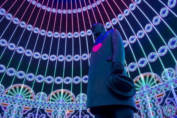 ตกแต่งด้วยไฟ LED 30,000 ดวง - ตกแต่งบ้าน - ไอเดีย - ตกแต่ง - บ้านในฝัน - ออกแบบ - ของแต่งบ้าน