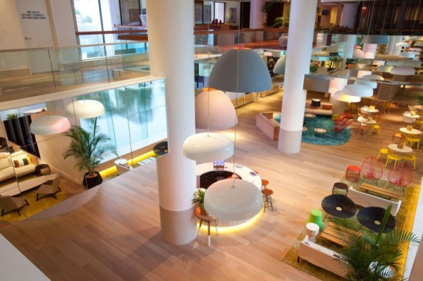 Khách sạn QT Gold Coast vô cùng đẹp ở Úc - Thiết kế thương mại - Khách sạn