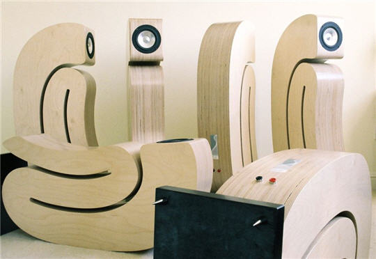 Curvi Speakers, an innovative combo of acoustics and aesthetics - Speakers