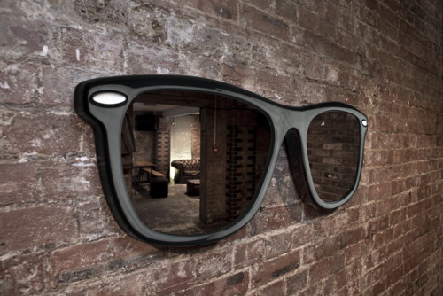 Gương treo tường độc đáo có hình dáng giống 1 cặp mắt kính - Gương - Trang trí - Tin Tức Thiết Kế - Thiết kế