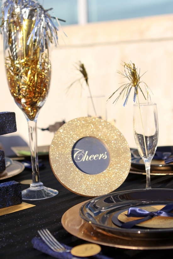 Eye-catching New Year's Tablescape Decor Ideas - Ideas - Decoration - Design Trend - Dinning Room - New Year 2013