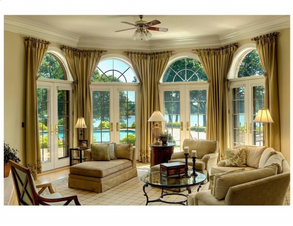 Warming this Winter with Hot Colors - Decoration