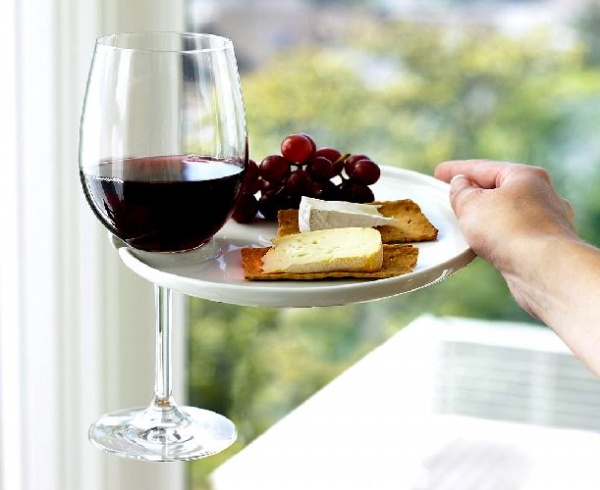 Silver White Table Decor for New Year's Eve Party - Decoration - Design - Interior Design - Ideas - New Year's Eve - Table Setting - Party