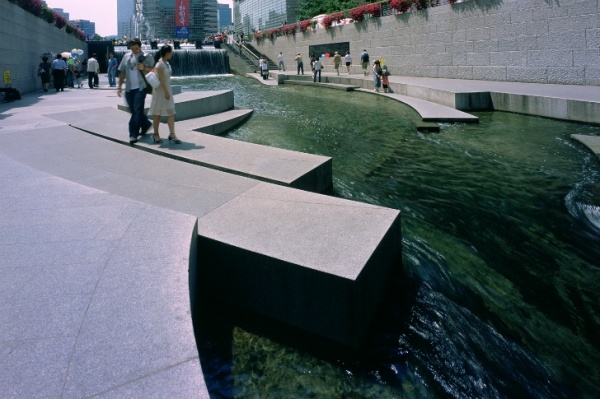 Glamourious Chongae Sunken stone garden, Seoul, Korea - Architecture - Light