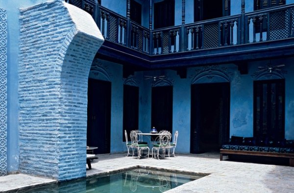 Blue House: ngôi nhà màu xanh đầy quyến rũ ở Pháp