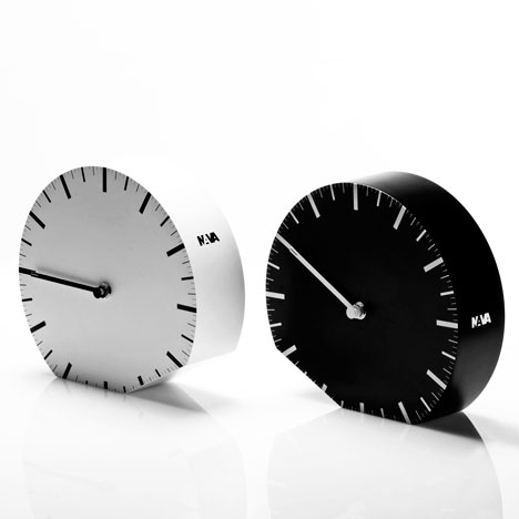 Competition: four Ora (il)Legale clocks by Denis Guidone to be won - Denis Guidone - Clock