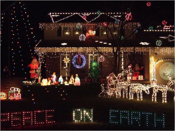 Most Spectacular and Over-the-Top Christmas Light Displays [PHOTOS] - Lighting - Christmas Lights - Decoration - Outdoor - Photos