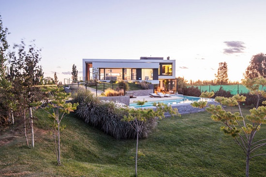 This home has made a place for itself next to a river in Patagonia - ตกแต่งบ้าน - บ้านในฝัน - แต่งบ้าน - ไอเดีย - บ้านสวย - ไอเดียเก๋ - ออกแบบ - ไอเดียแต่งบ้าน - ตกแต่ง - การออกแบบ - บ้าน