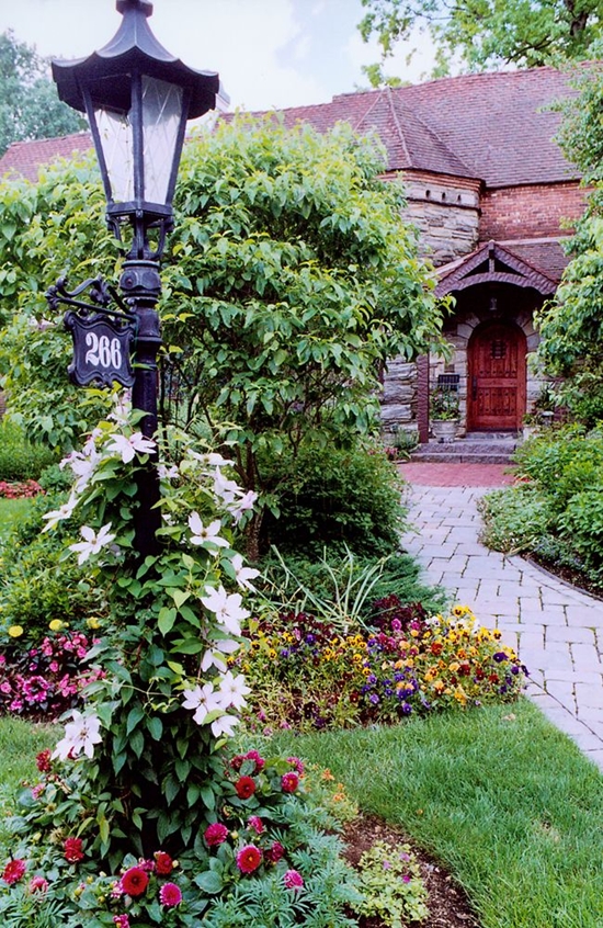 โคมไฟหัวเสาสไตล์คลาสสิค - ตกแต่งบ้าน - ไอเดีย - บ้านสวย - สวนสวย - จัดสวน
